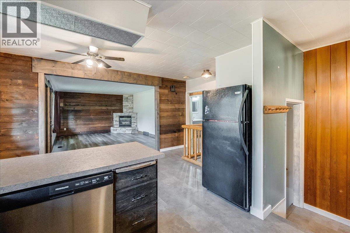 940 Columbia Road, Castlegar