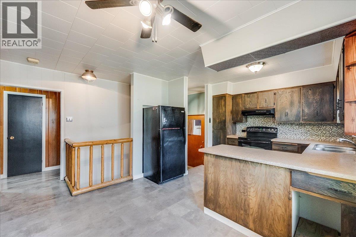 940 Columbia Road, Castlegar