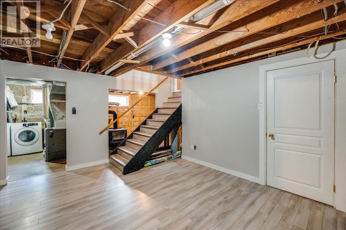 940 Columbia Road, Castlegar