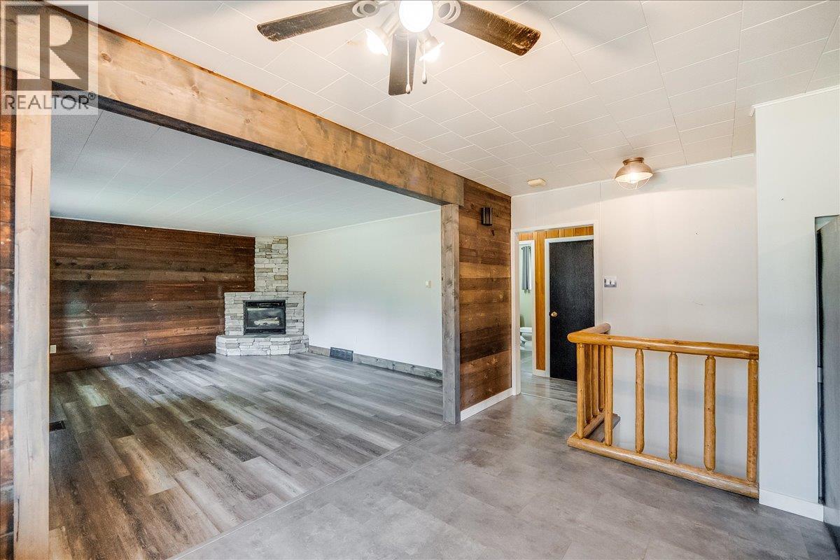 940 Columbia Road, Castlegar