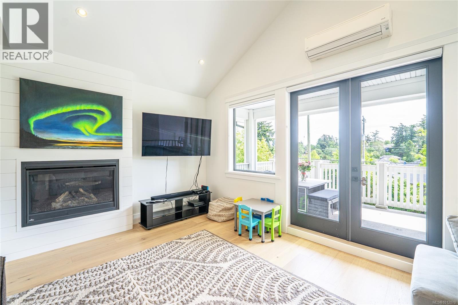 3880 Wilkinson Rd, Saanich