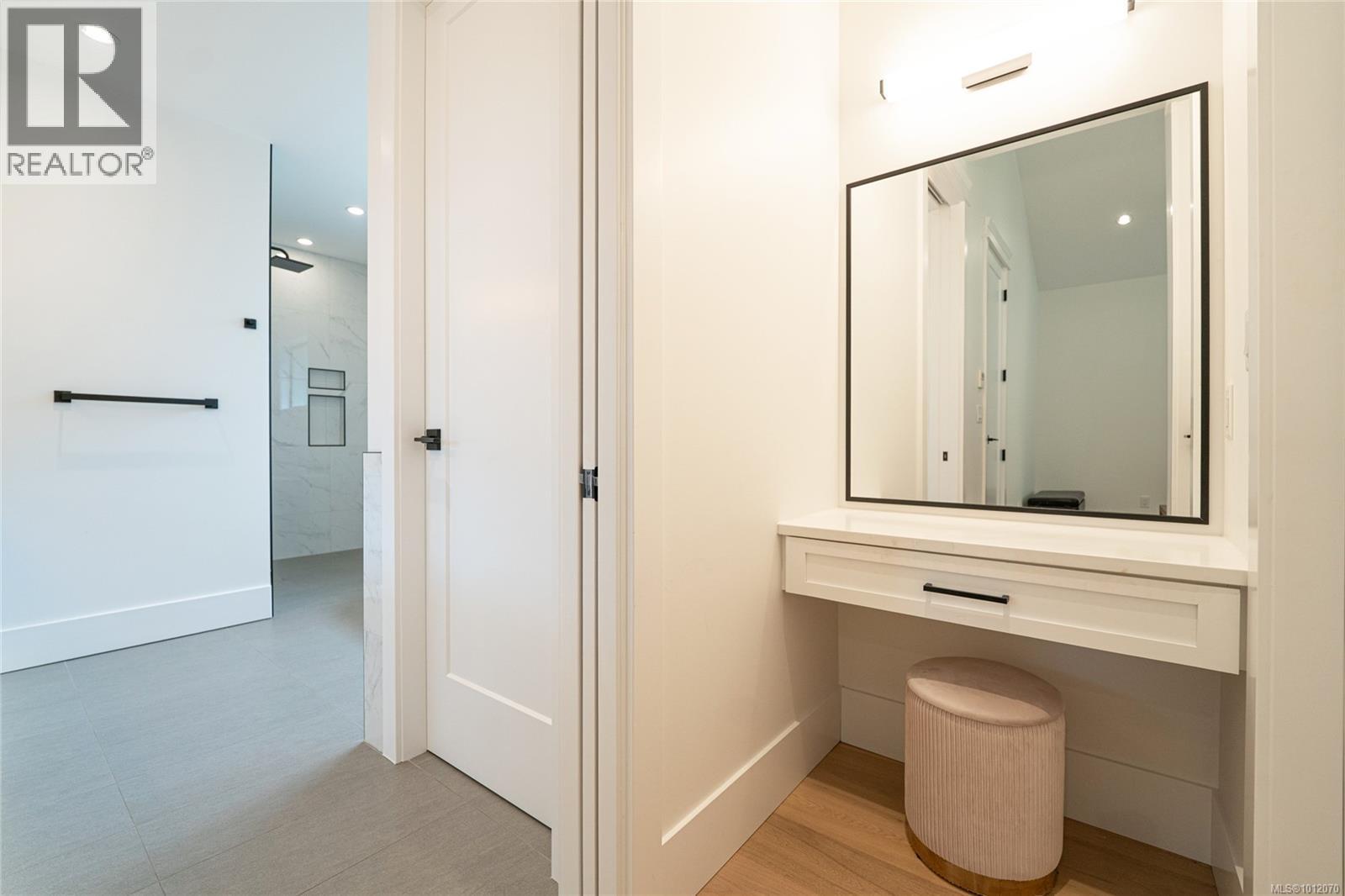 3880 Wilkinson Rd, Saanich