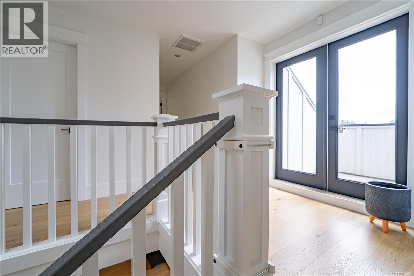 3880 Wilkinson Rd, Saanich