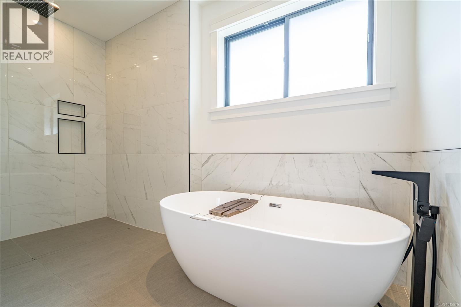 3880 Wilkinson Rd, Saanich