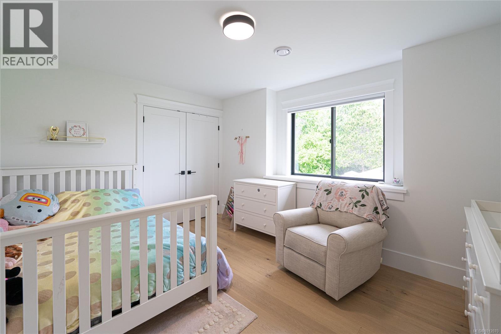 3880 Wilkinson Rd, Saanich