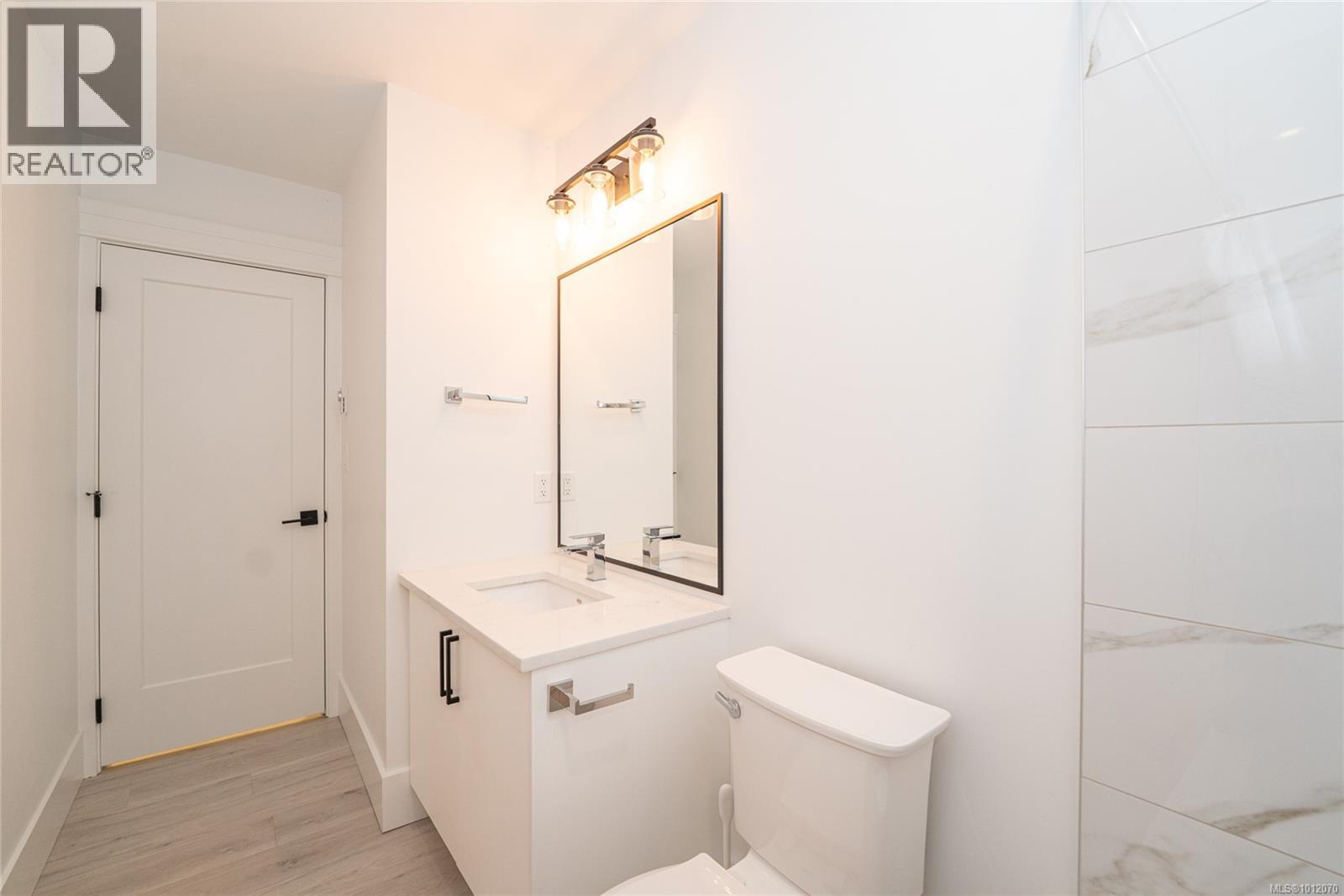 3880 Wilkinson Rd, Saanich