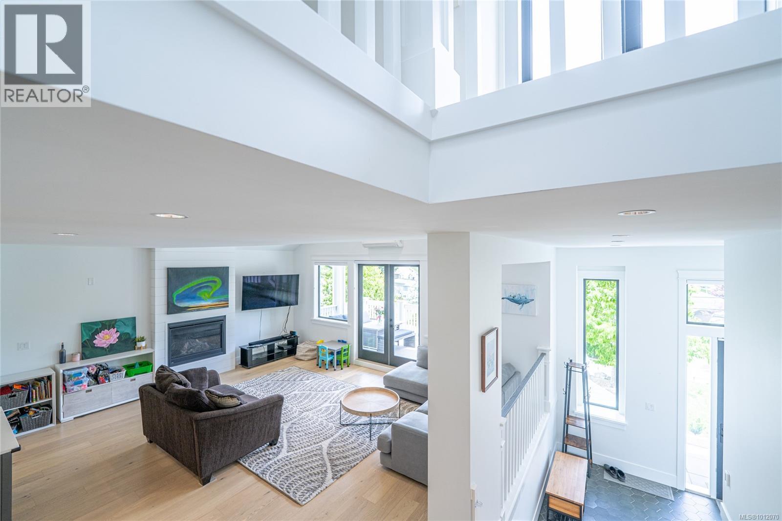 3880 Wilkinson Rd, Saanich