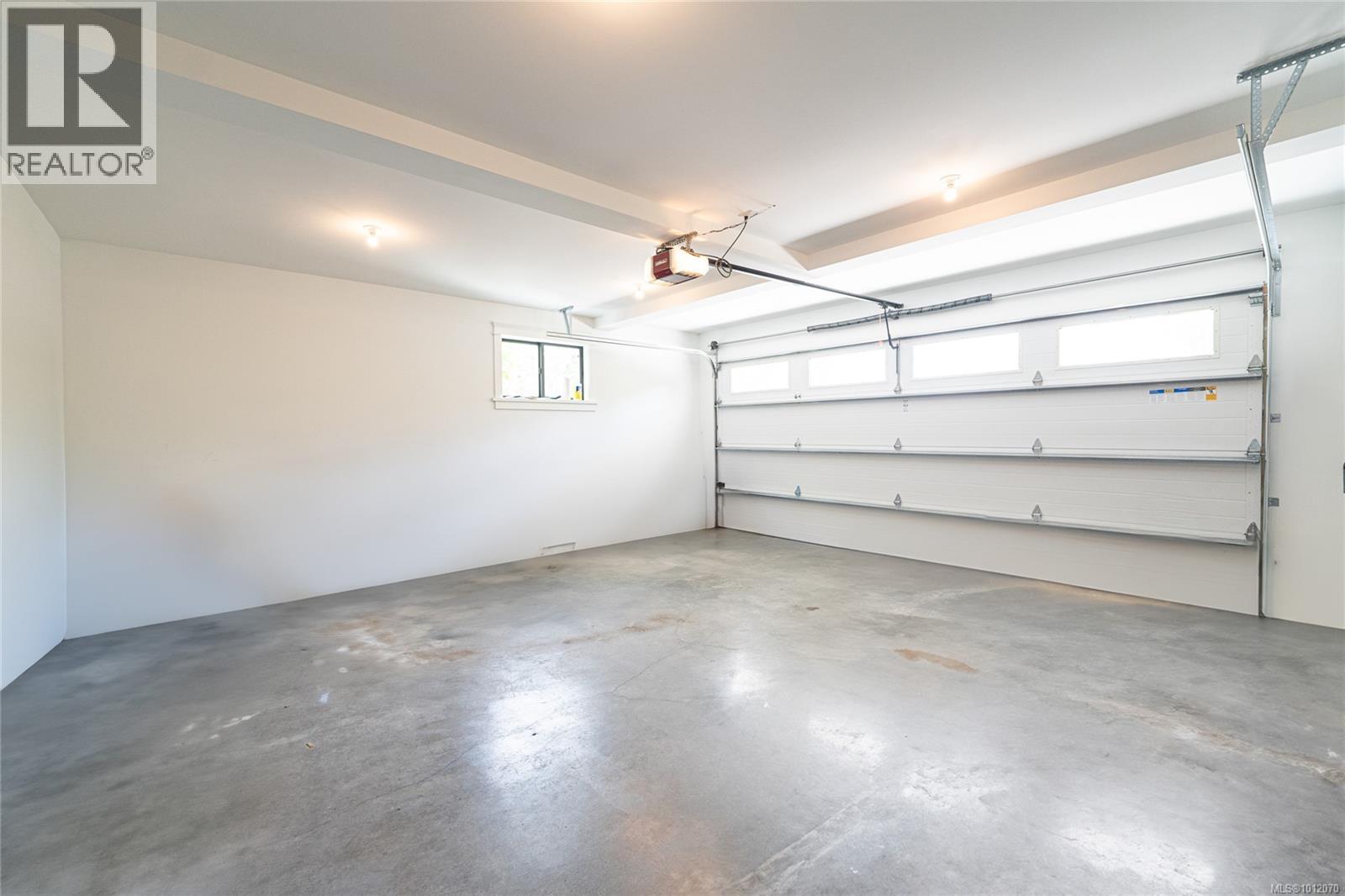 3880 Wilkinson Rd, Saanich