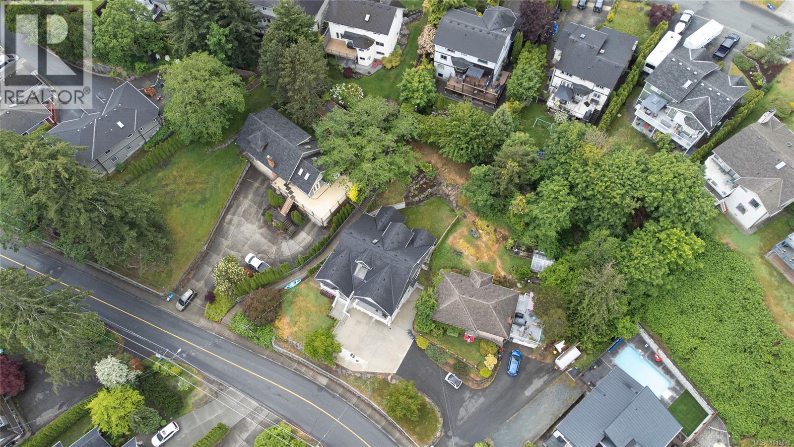 3880 Wilkinson Rd, Saanich