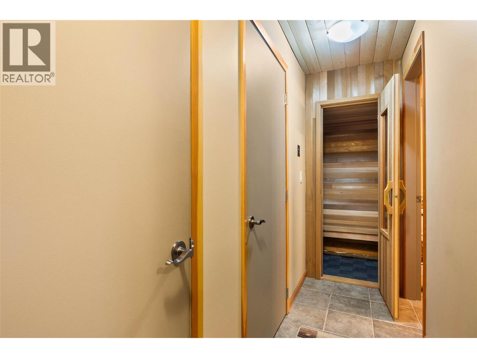 #13 2715 FAIRWAYS DRIVE - 29