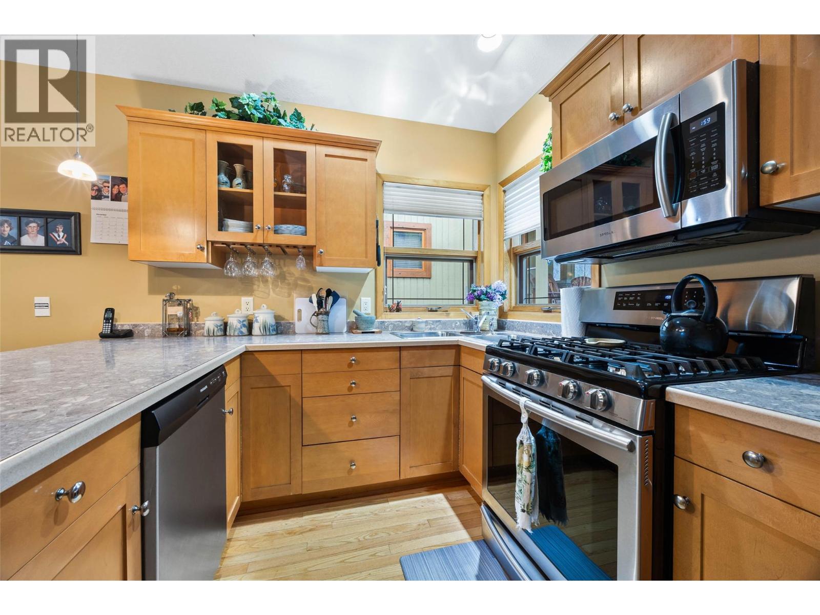 #13 2715 FAIRWAYS DRIVE - 8