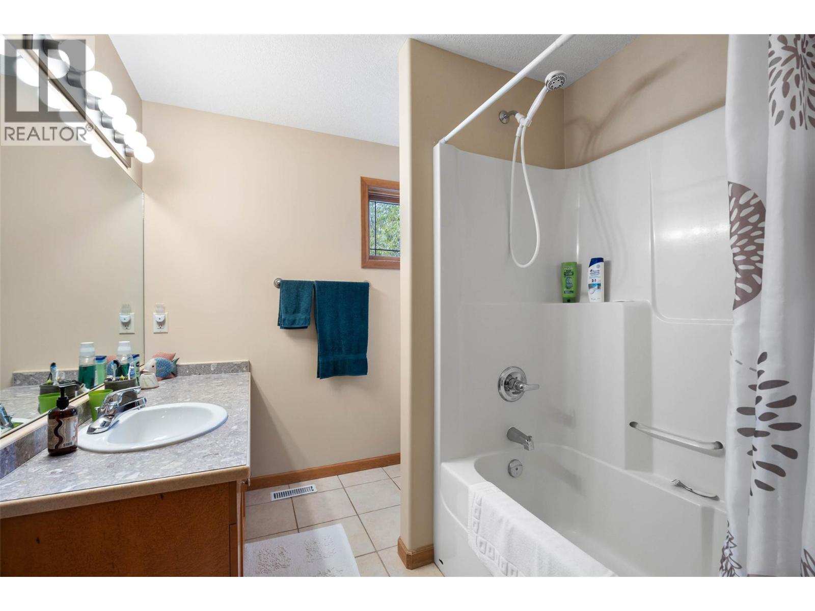 #13 2715 FAIRWAYS DRIVE - 19