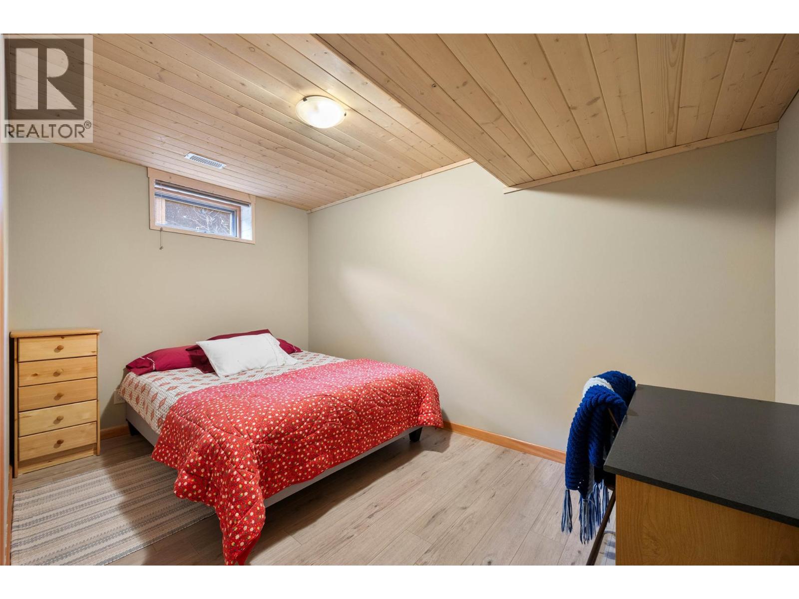 #13 2715 FAIRWAYS DRIVE - 27