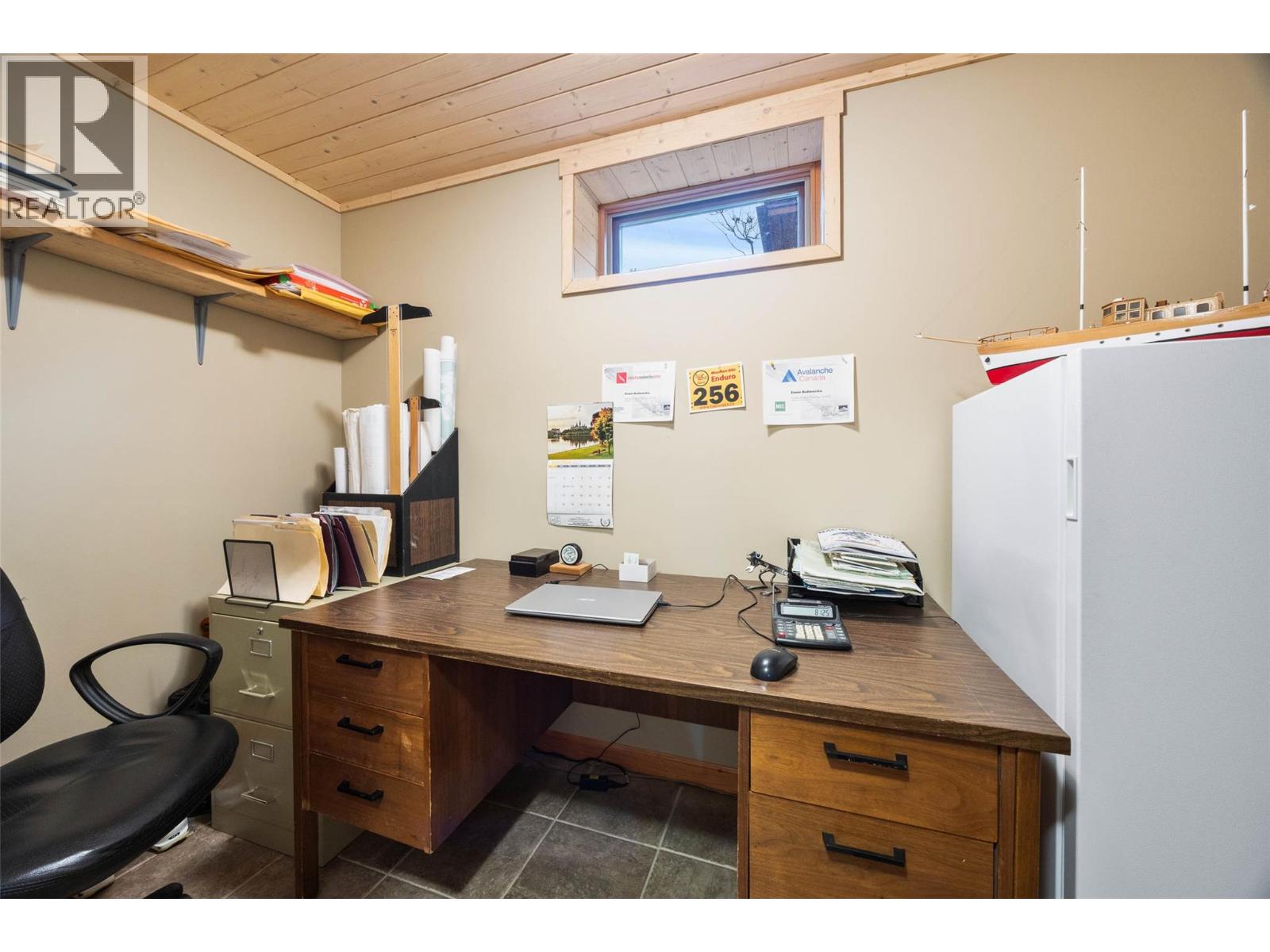 #13 2715 FAIRWAYS DRIVE - 28