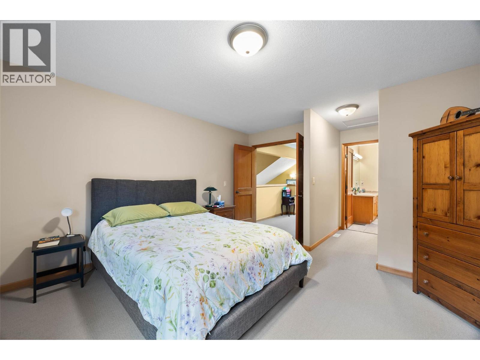 #13 2715 FAIRWAYS DRIVE - 17