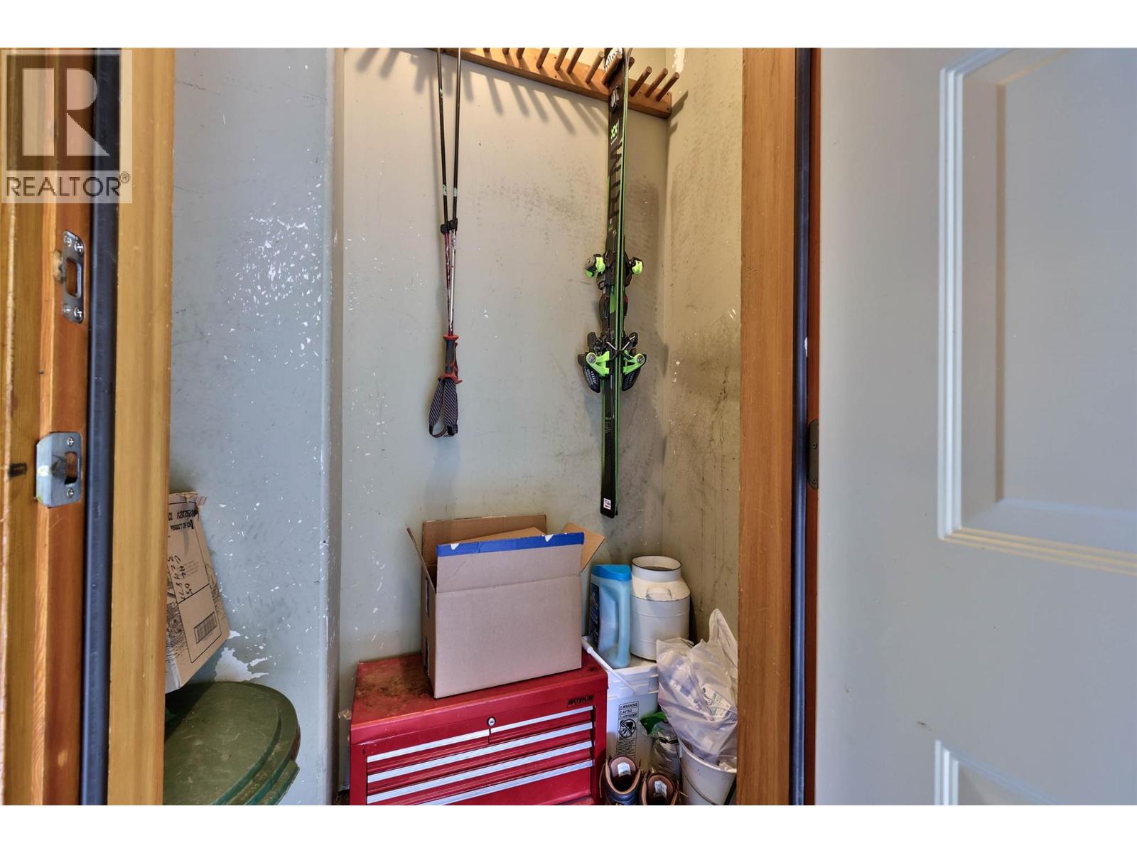 #13 2715 FAIRWAYS DRIVE - 38