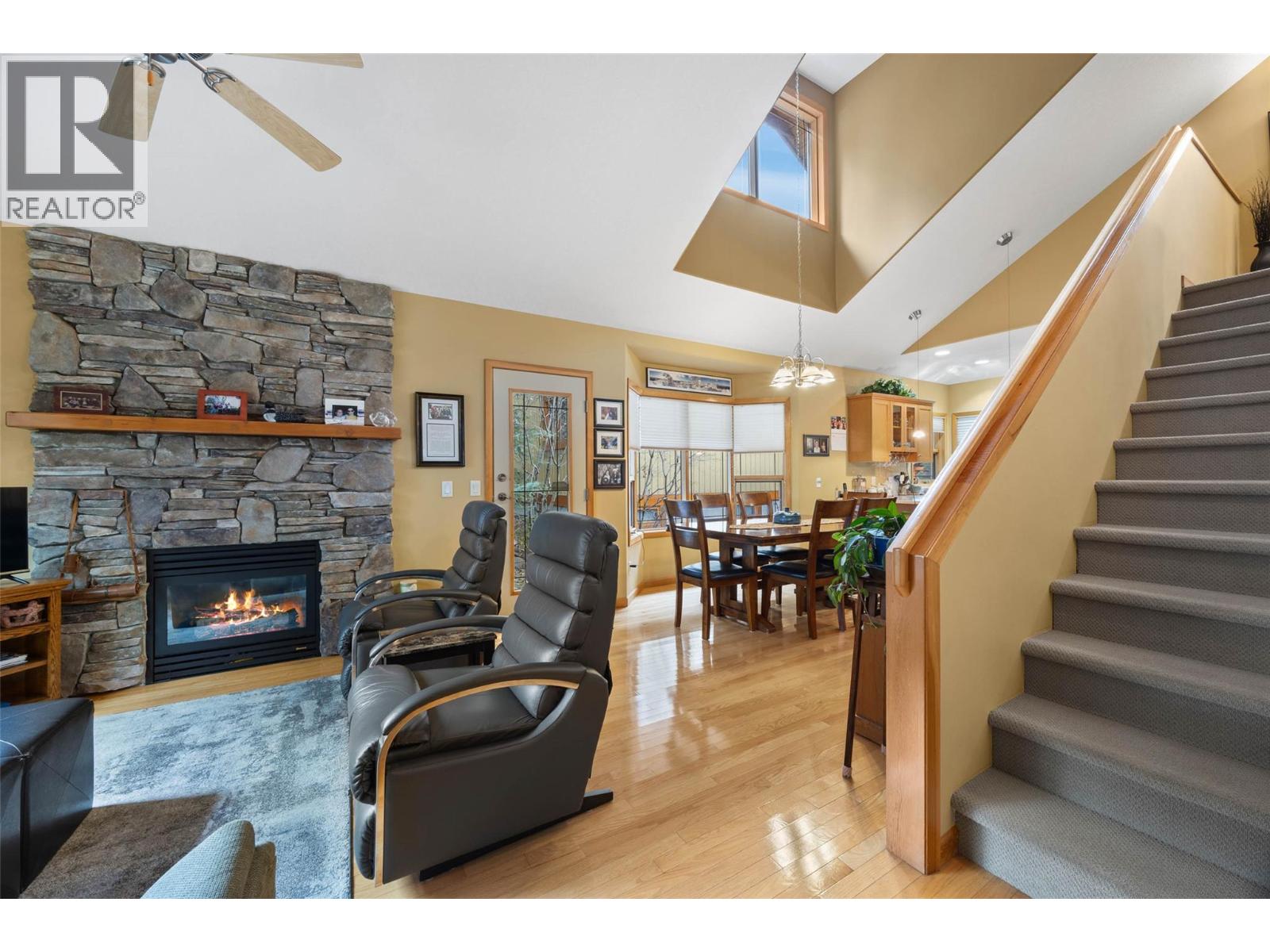 #13 2715 FAIRWAYS DRIVE - 12