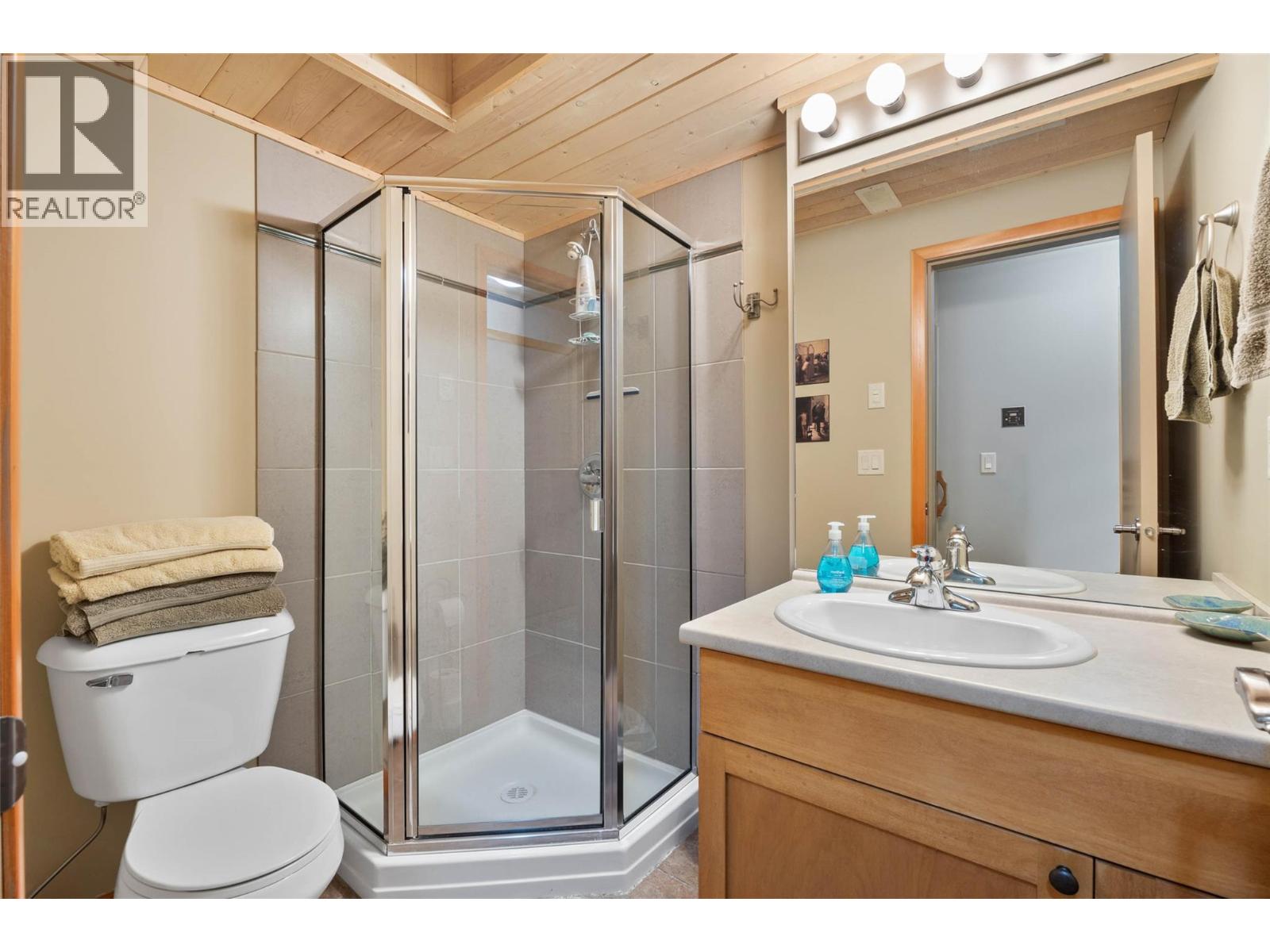 #13 2715 FAIRWAYS DRIVE - 31