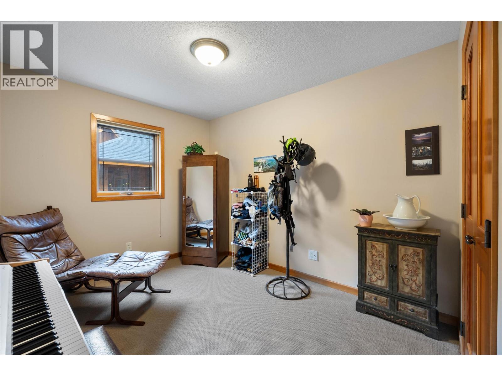 #13 2715 FAIRWAYS DRIVE - 23