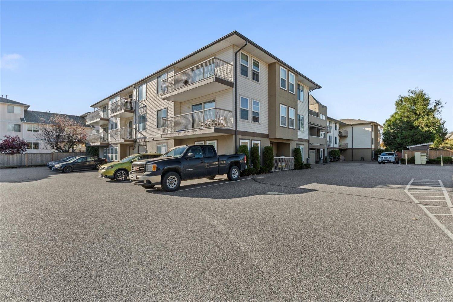 205 45702 WATSON ROAD, Garrison Crossing, Chilliwack