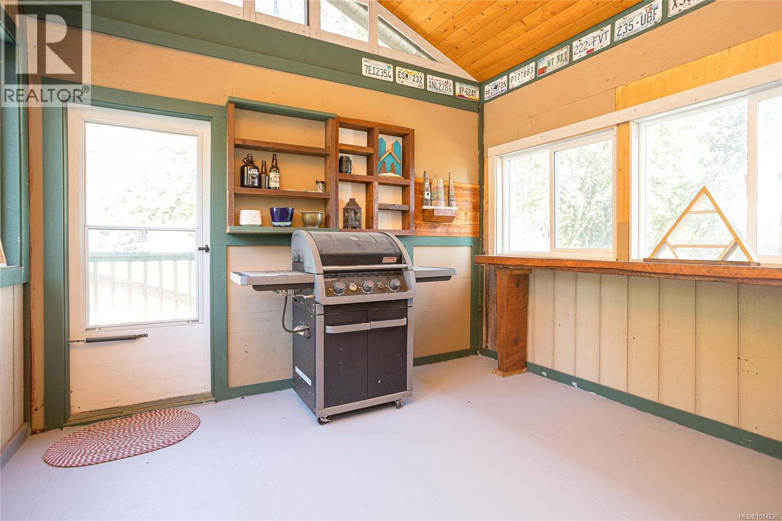 10695 Chemainus Rd, Saltair