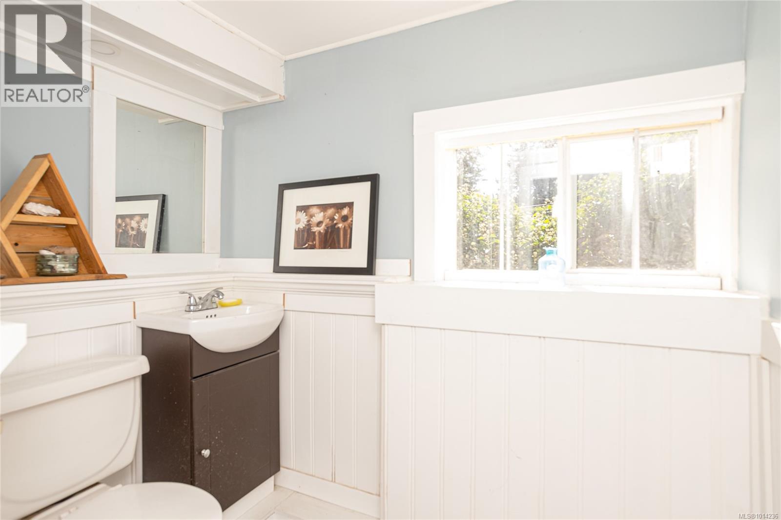 10695 Chemainus Rd, Saltair