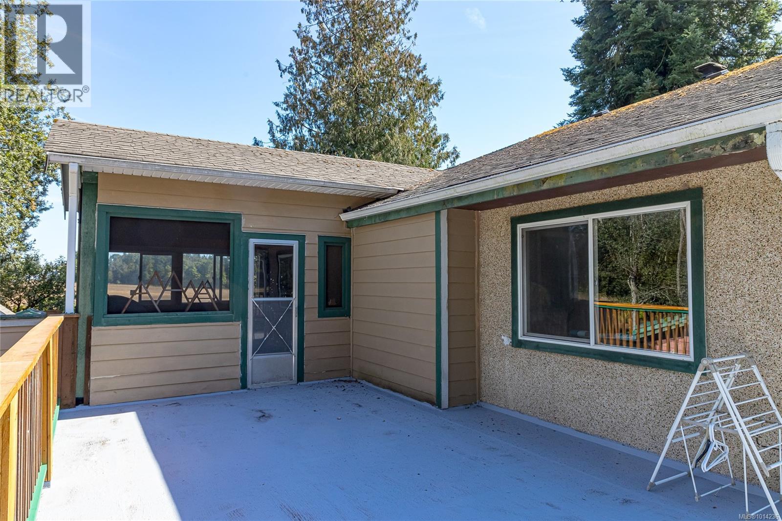 10695 Chemainus Rd, Saltair