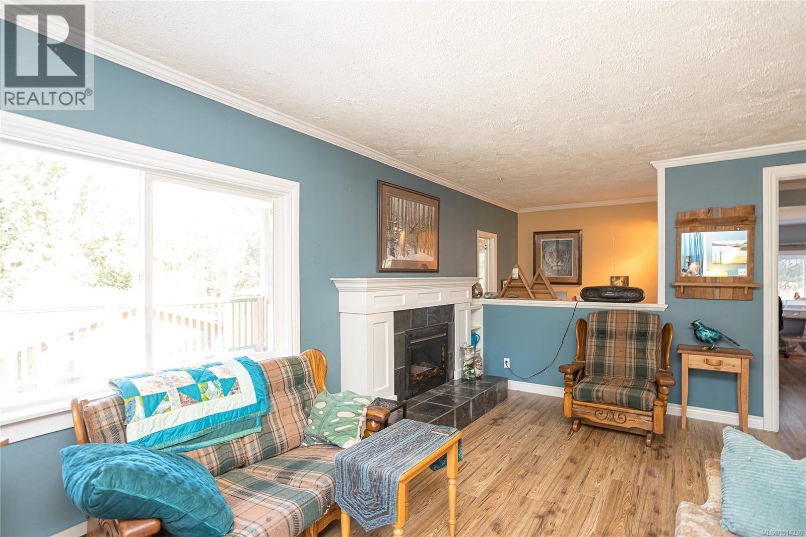 10695 Chemainus Rd - 12