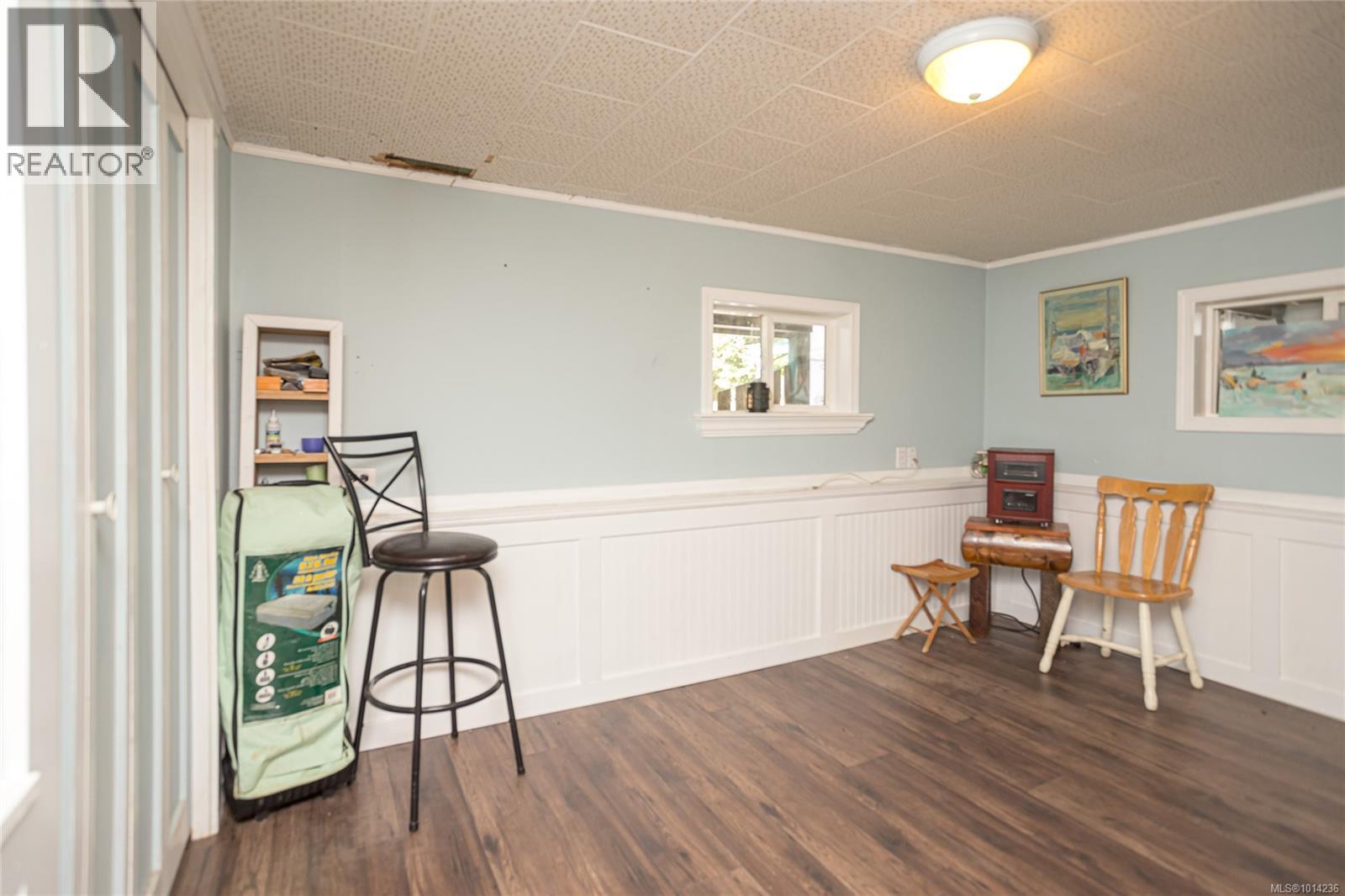 10695 Chemainus Rd, Saltair