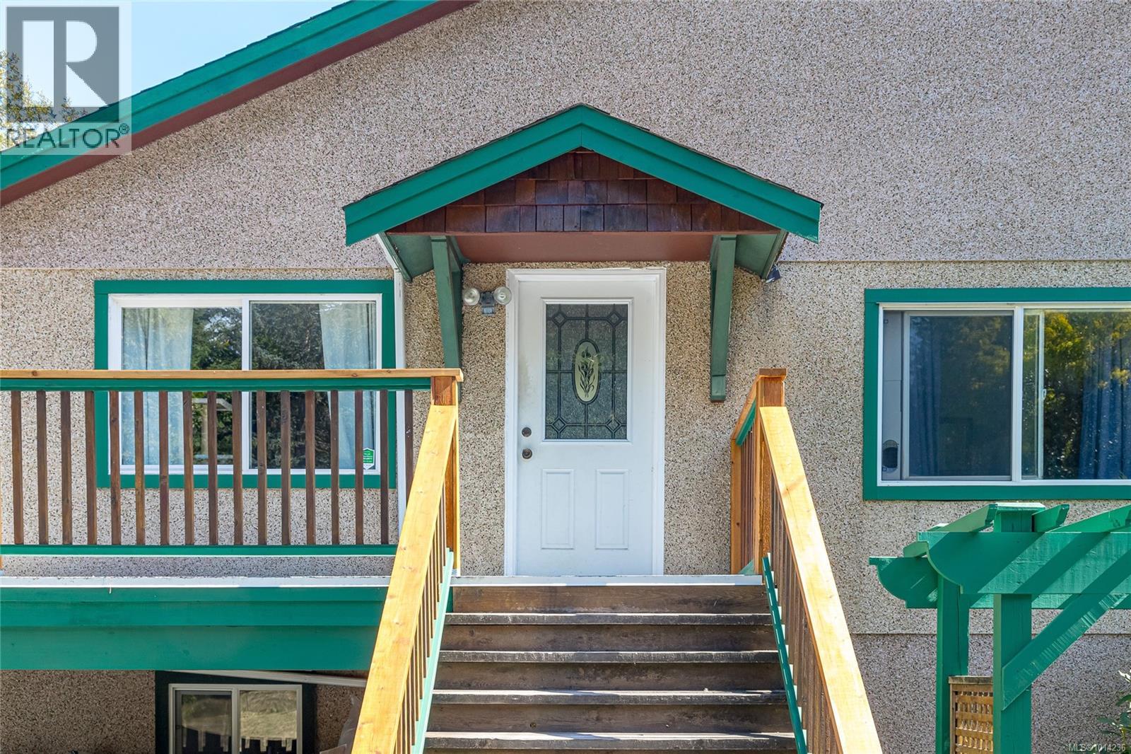 10695 Chemainus Rd, Saltair