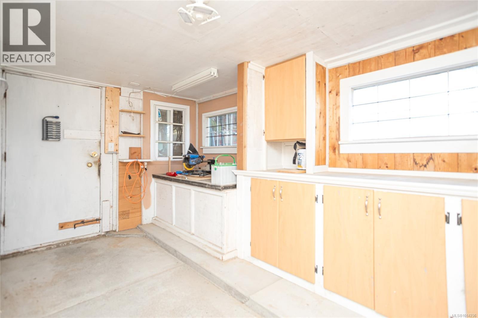 10695 Chemainus Rd, Saltair