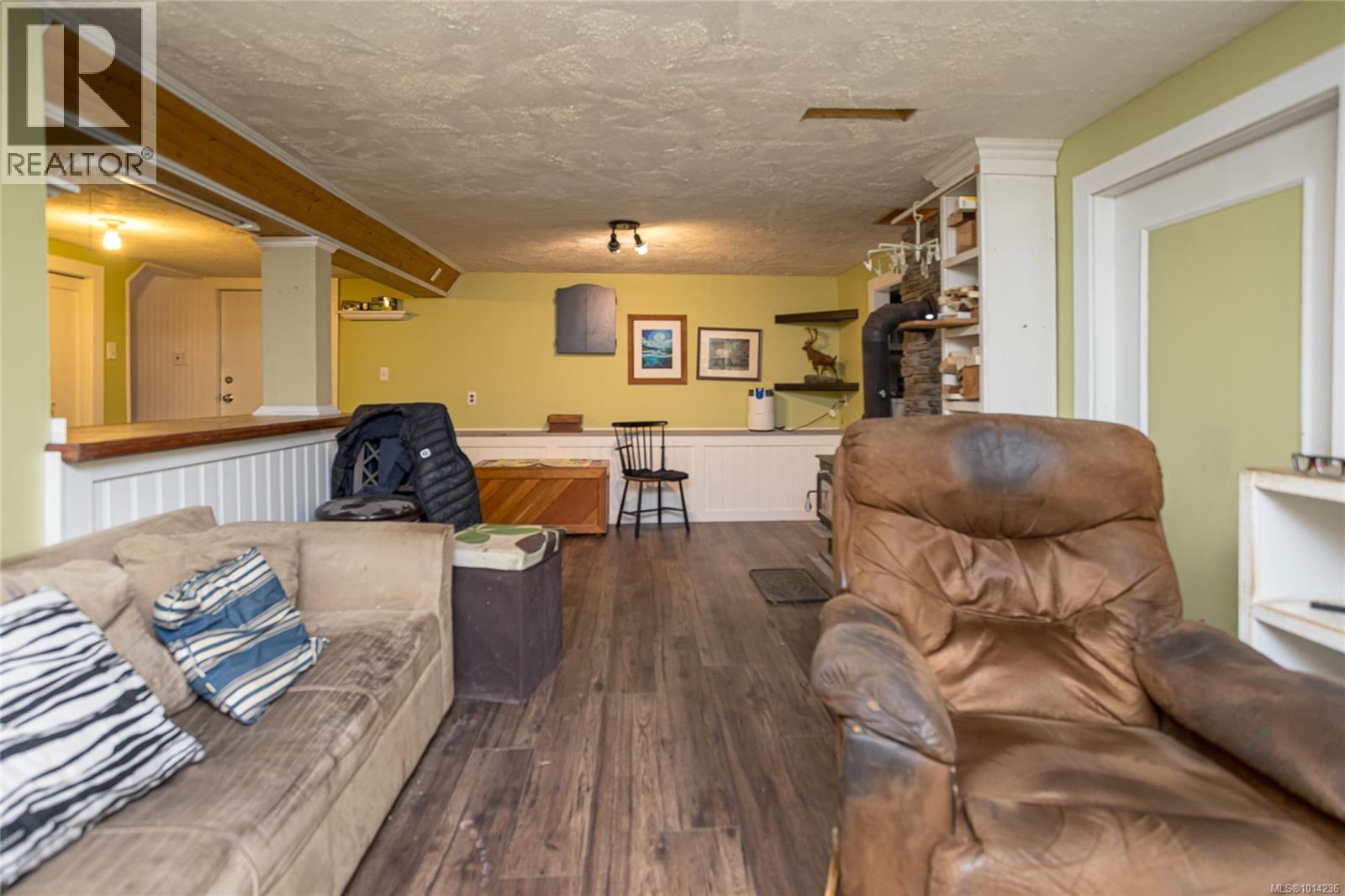 10695 Chemainus Rd, Saltair