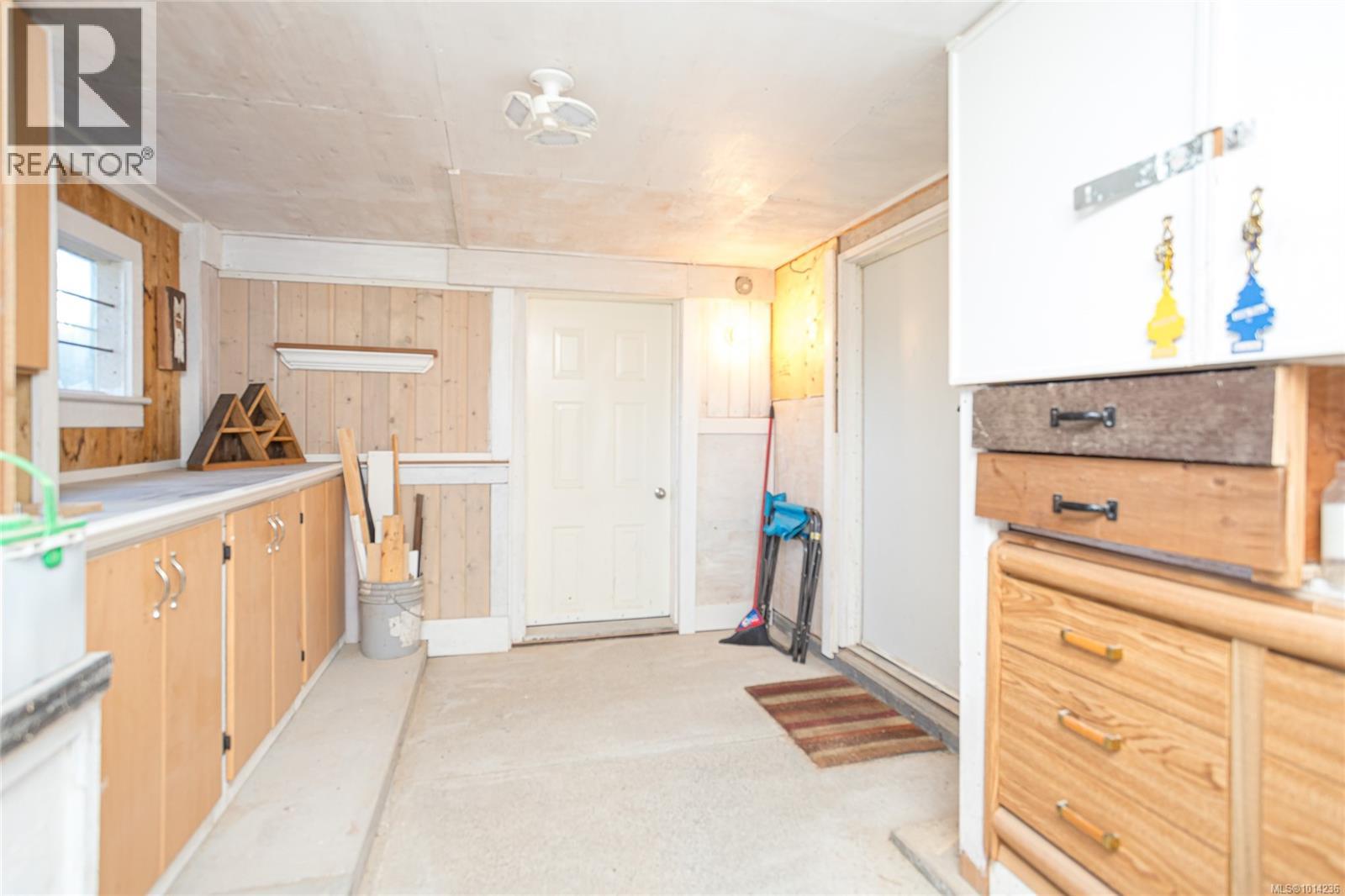 10695 Chemainus Rd, Saltair