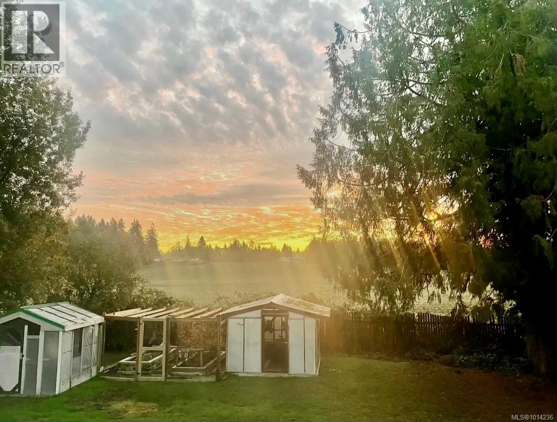 10695 Chemainus Rd, Saltair