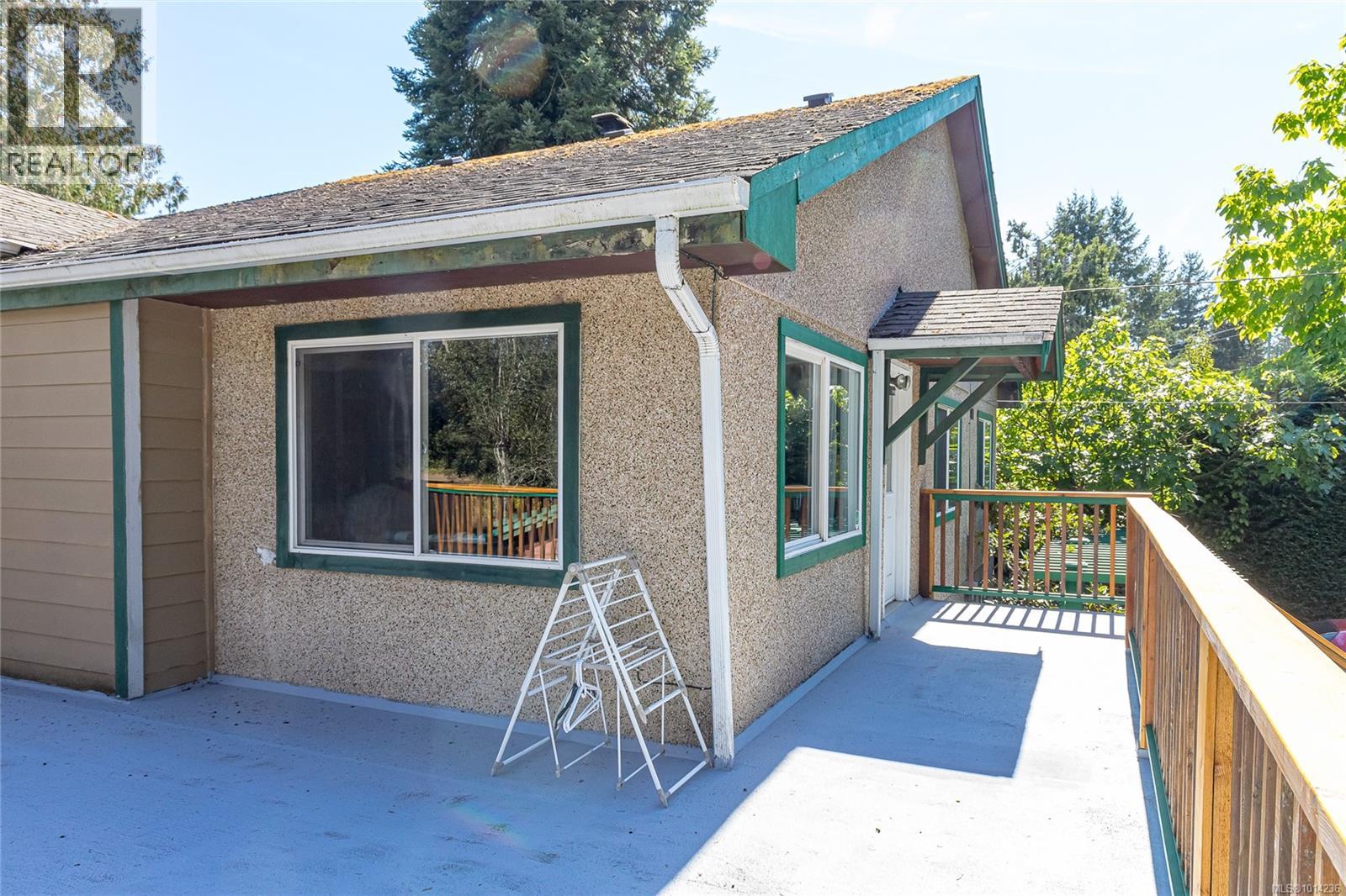 10695 Chemainus Rd, Saltair