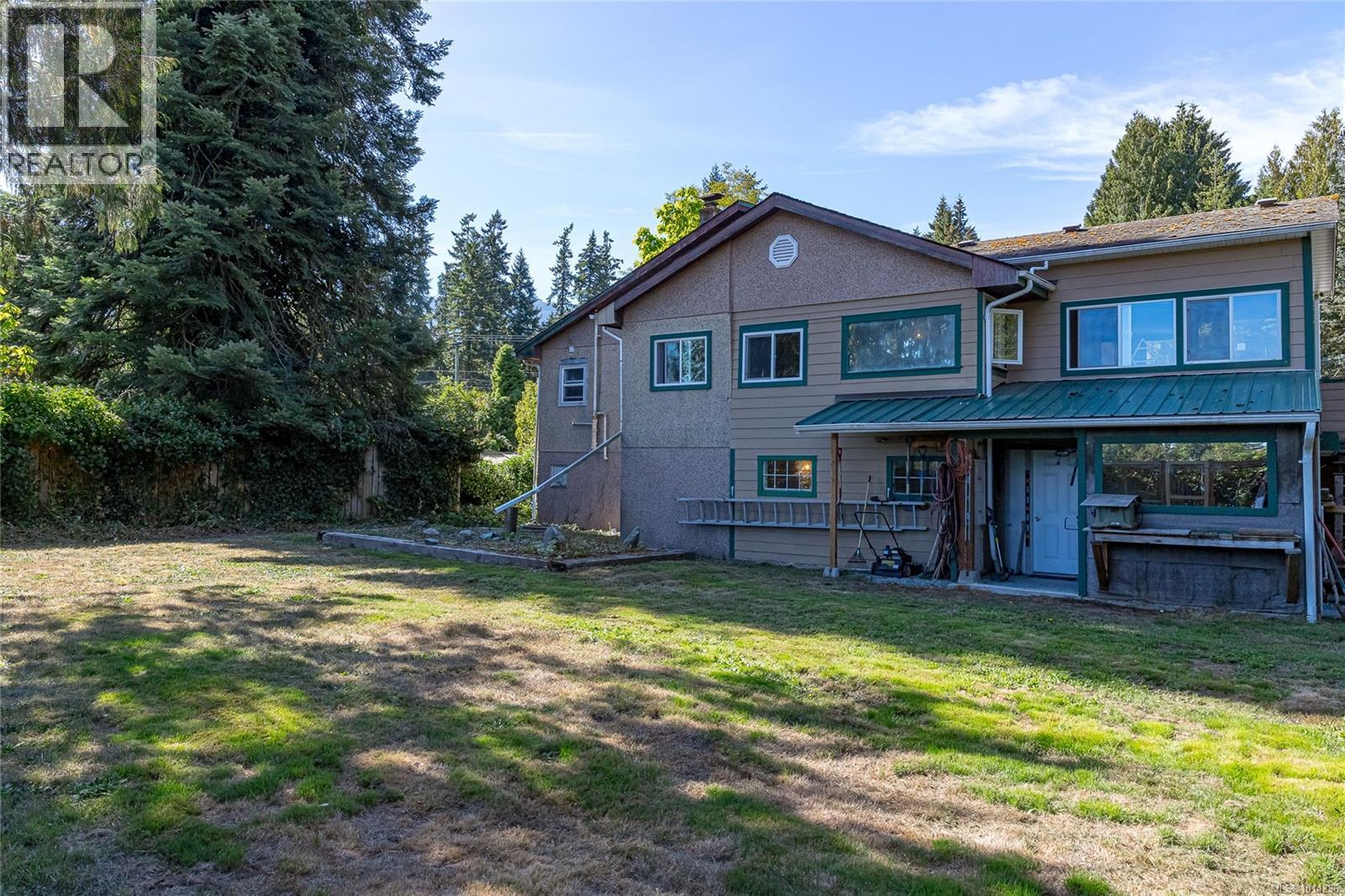 10695 Chemainus Rd, Saltair