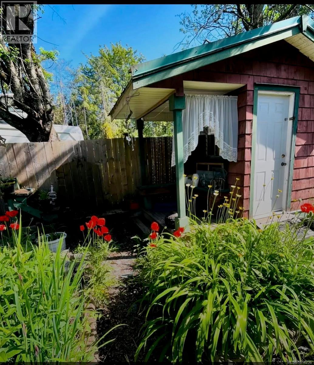 10695 Chemainus Rd, Saltair