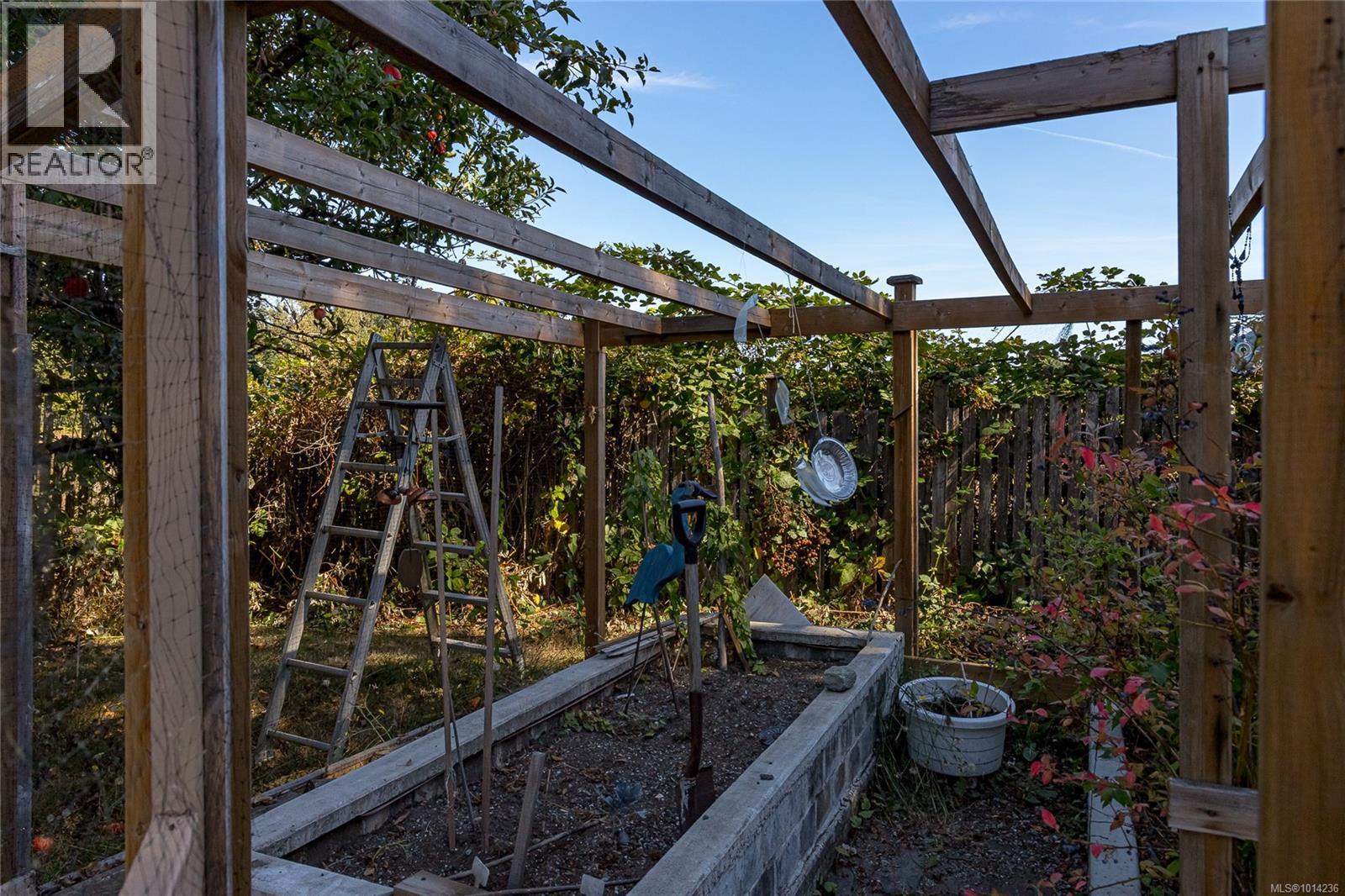 10695 Chemainus Rd, Saltair