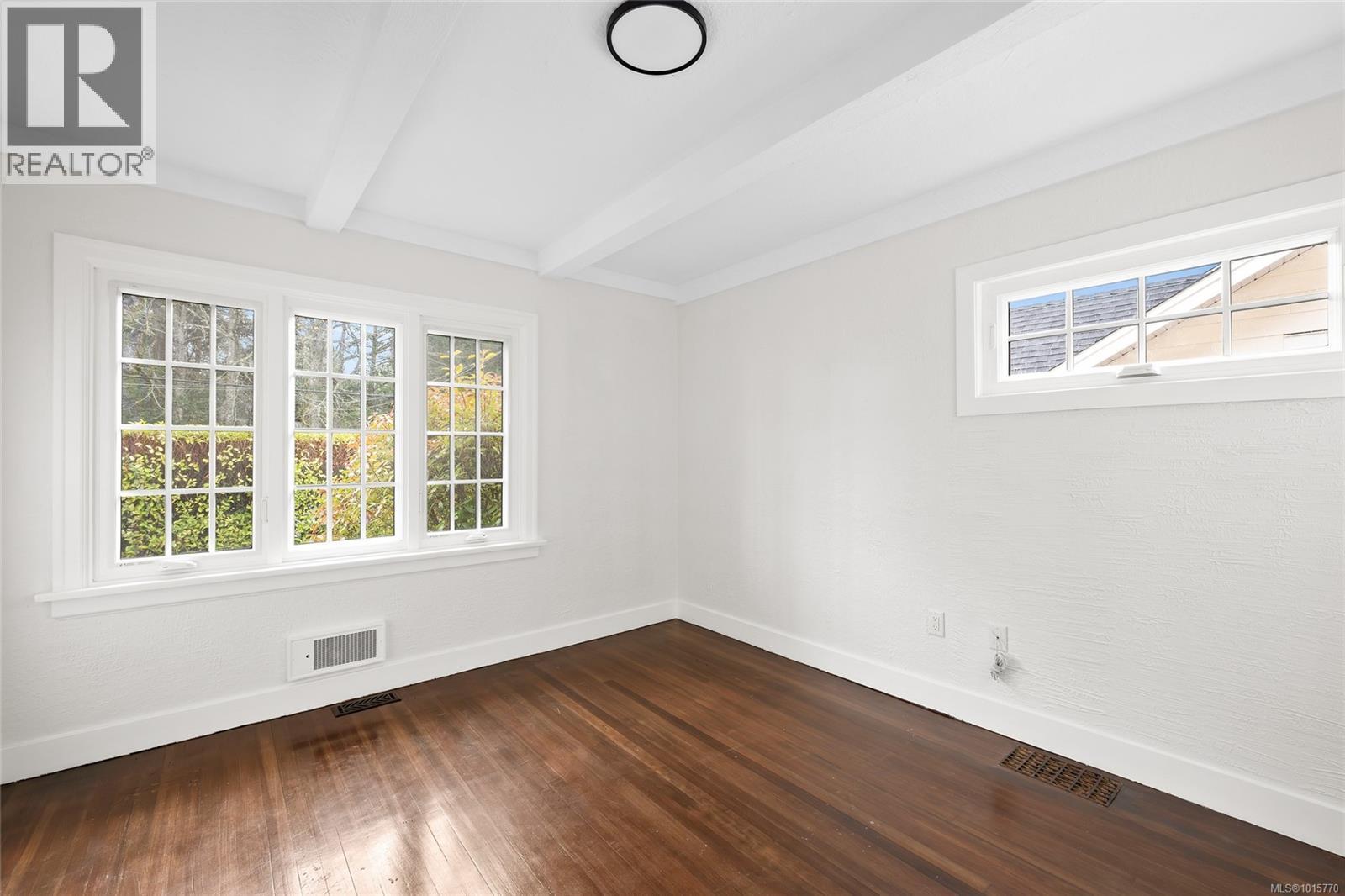 5208 Del Monte Ave, Saanich