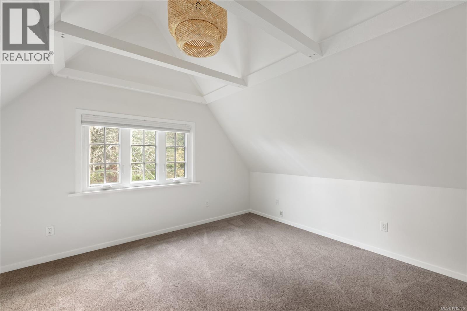 5208 Del Monte Ave, Saanich