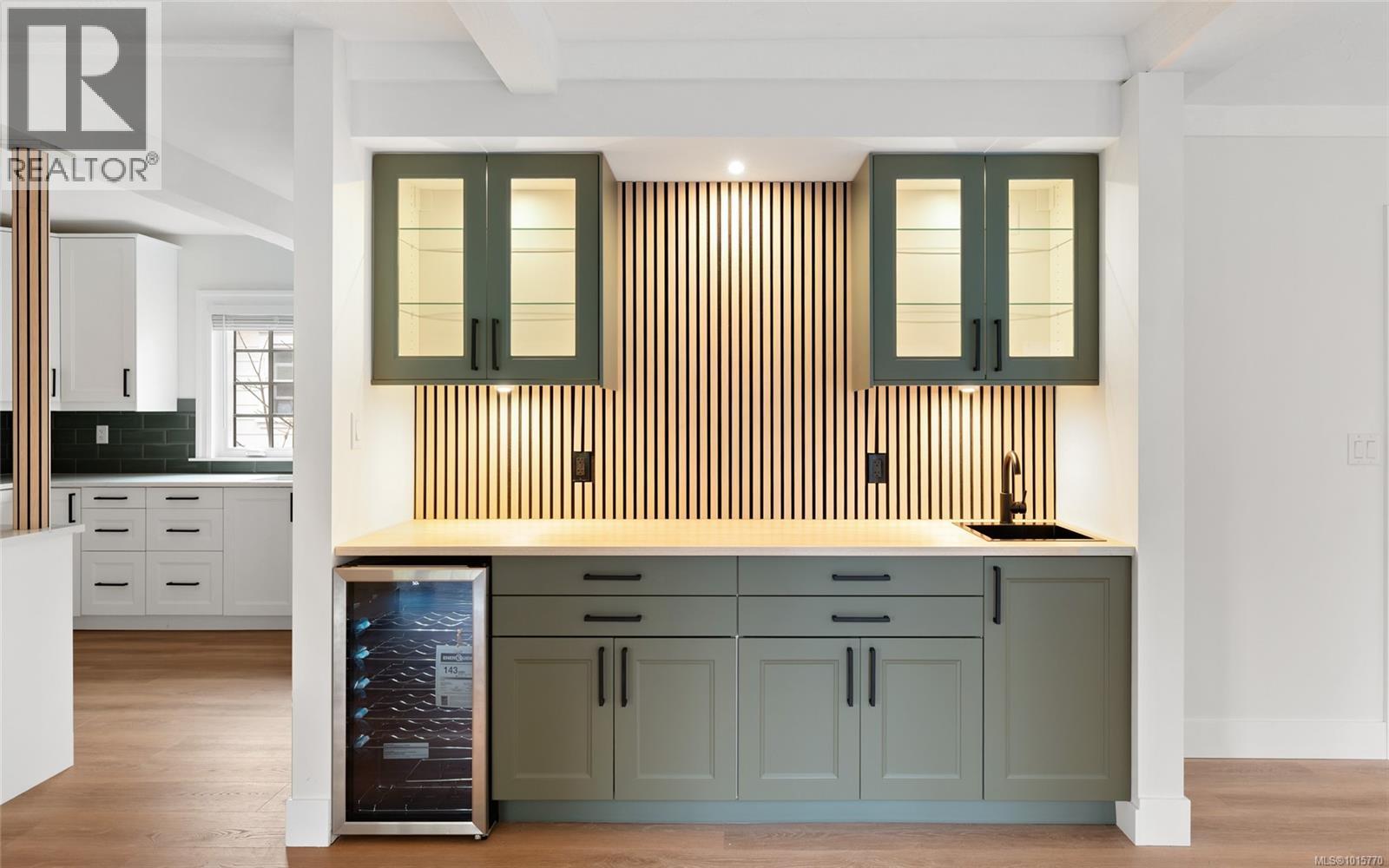 5208 Del Monte Ave, Saanich