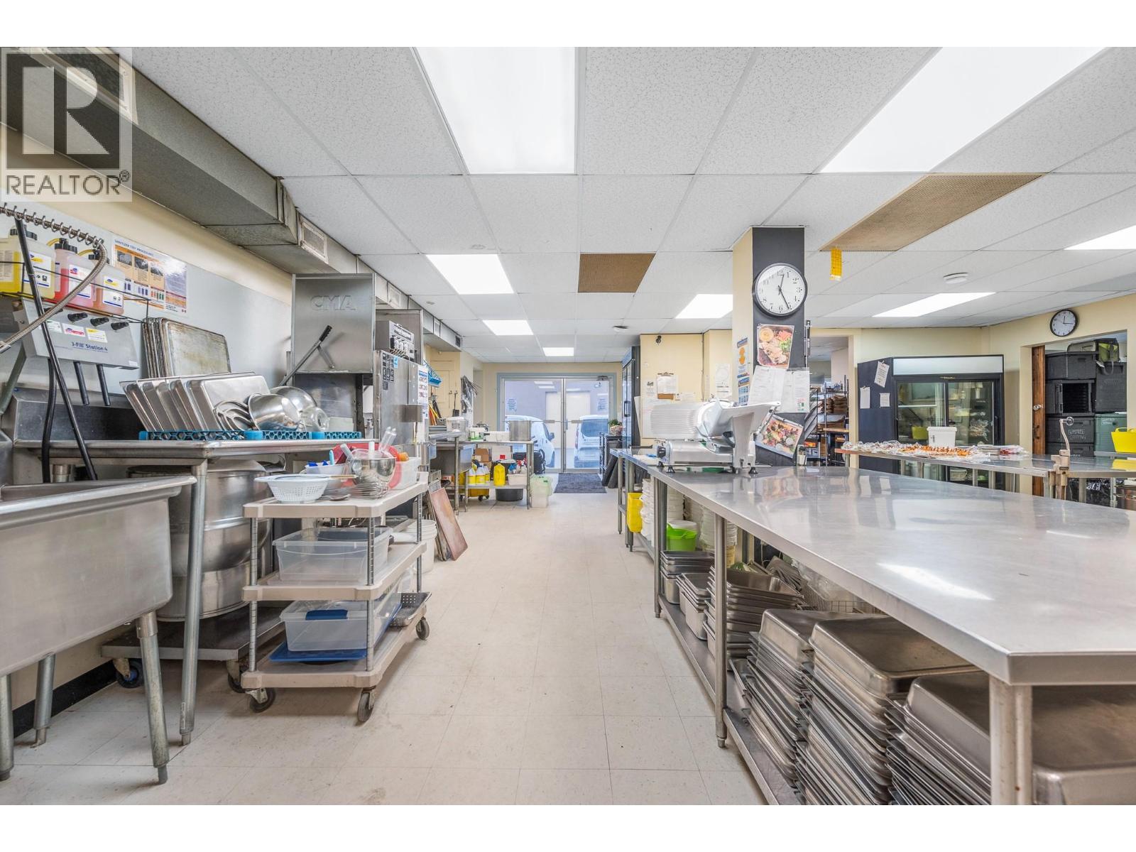 42, 43 100 Kalamalka Lake Road, Vernon