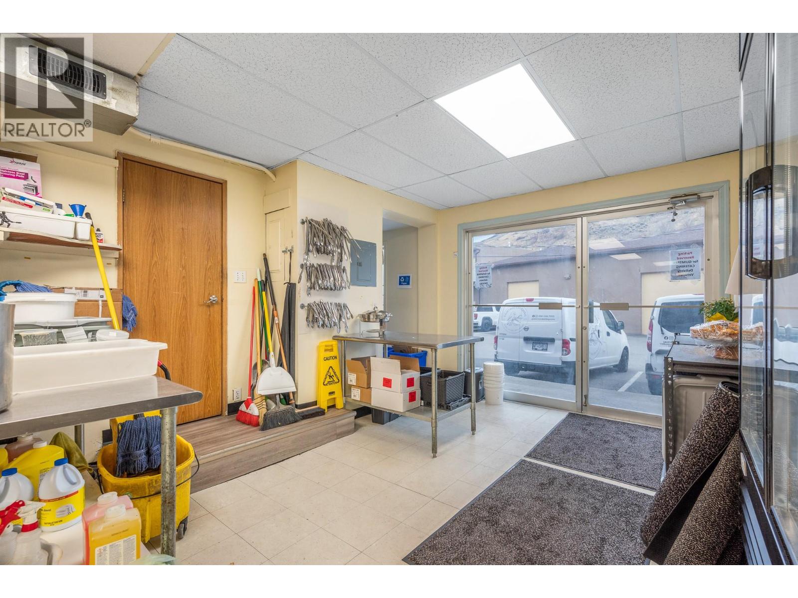 42, 43 100 Kalamalka Lake Road, Vernon