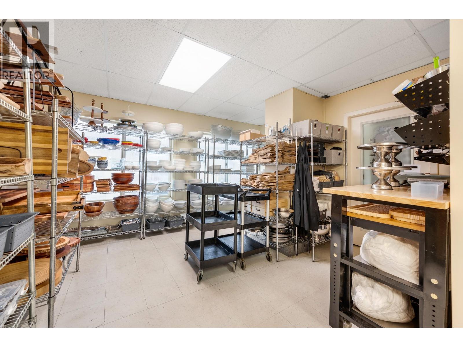 42, 43 100 Kalamalka Lake Road, Vernon