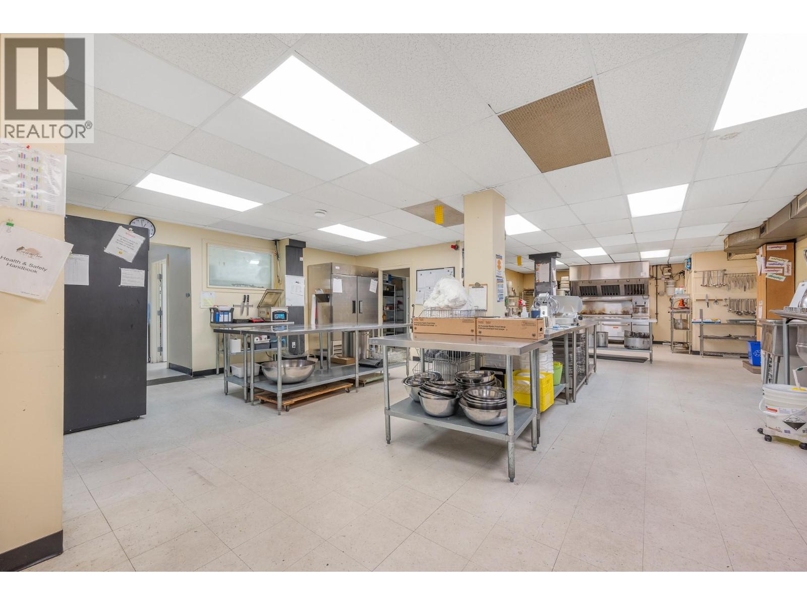 42, 43 100 Kalamalka Lake Road, Vernon