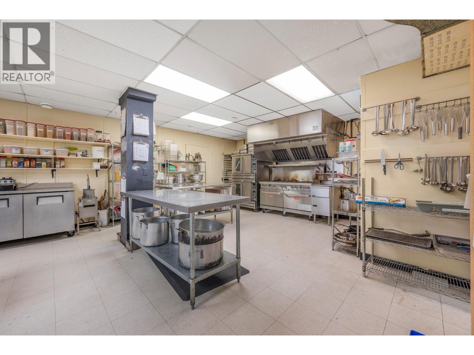 42, 43 100 Kalamalka Lake Road, Vernon