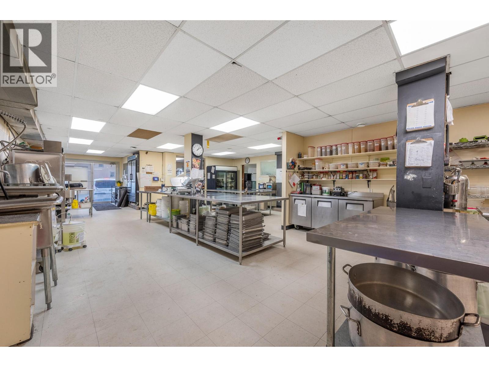 42, 43 100 Kalamalka Lake Road, Vernon