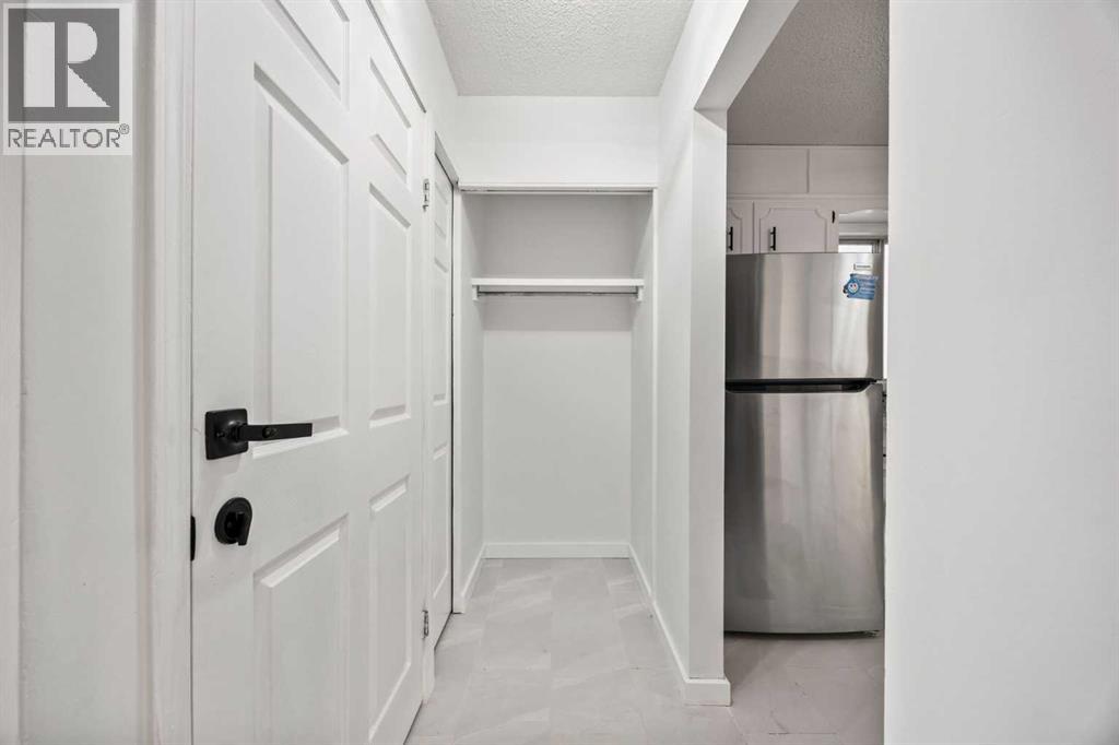 Single Family House Bi-level for Sale in  Falmere Way NE Falconridge Calgary 