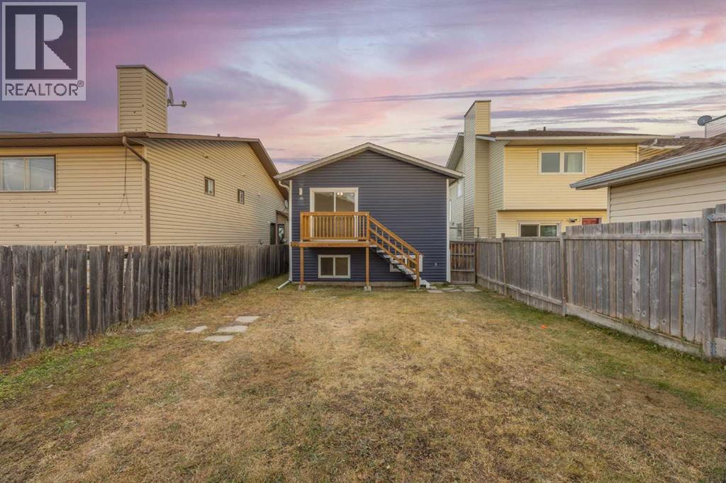 Single Family House Bi-level for Sale in  Falmere Way NE Falconridge Calgary 