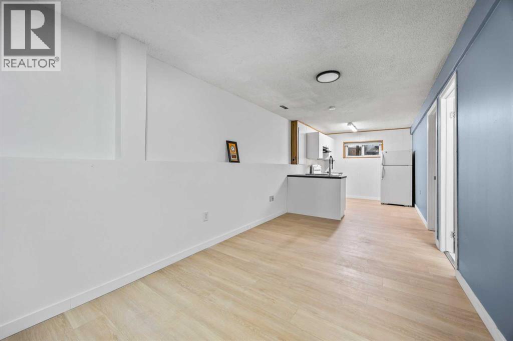 Single Family House Bi-level for Sale in  Falmere Way NE Falconridge Calgary 